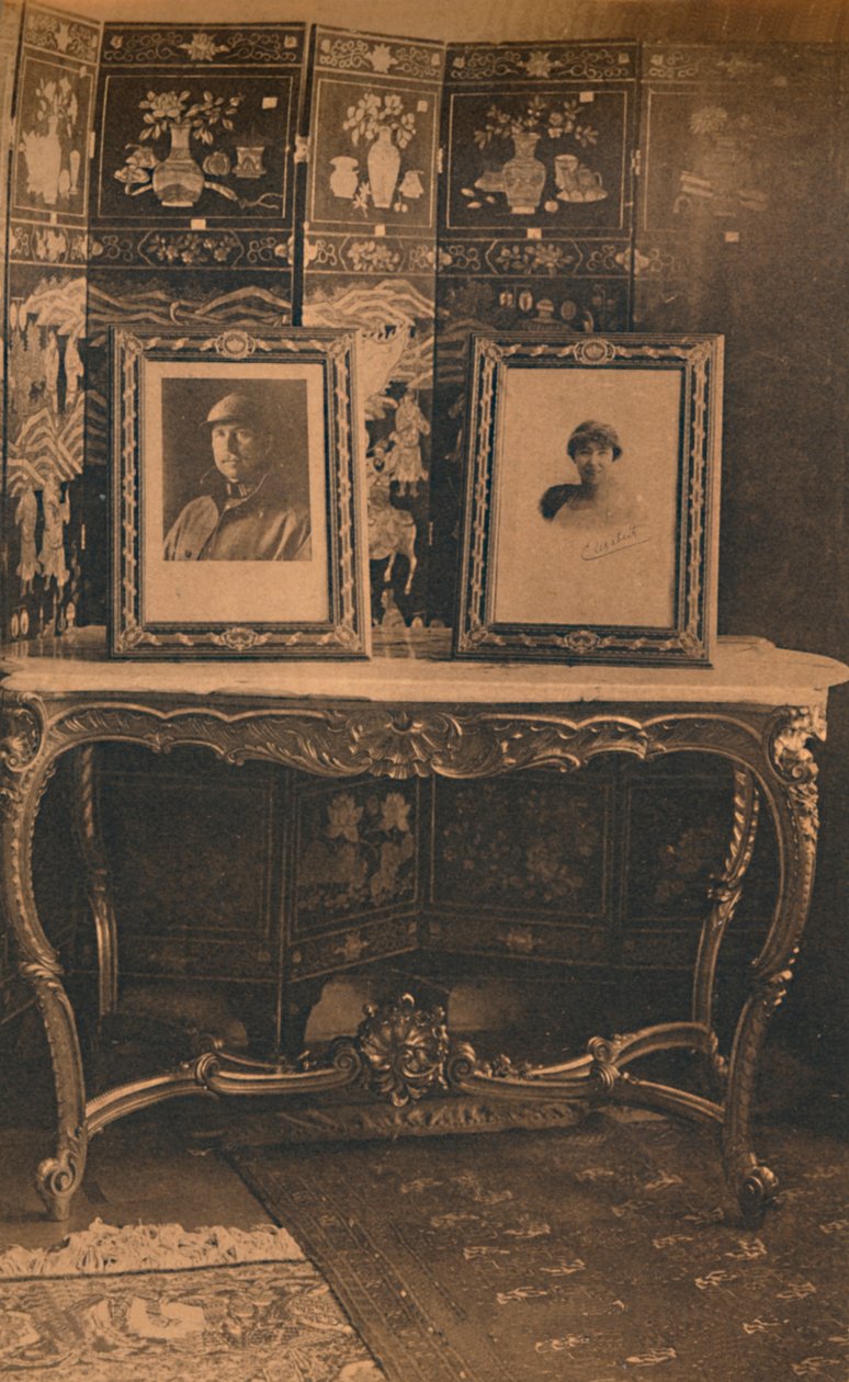 Retratos do rei e da rainha da Bélgica na embaixada cubana em Bruxelas, Bélgica, 1927. de Unbekannt