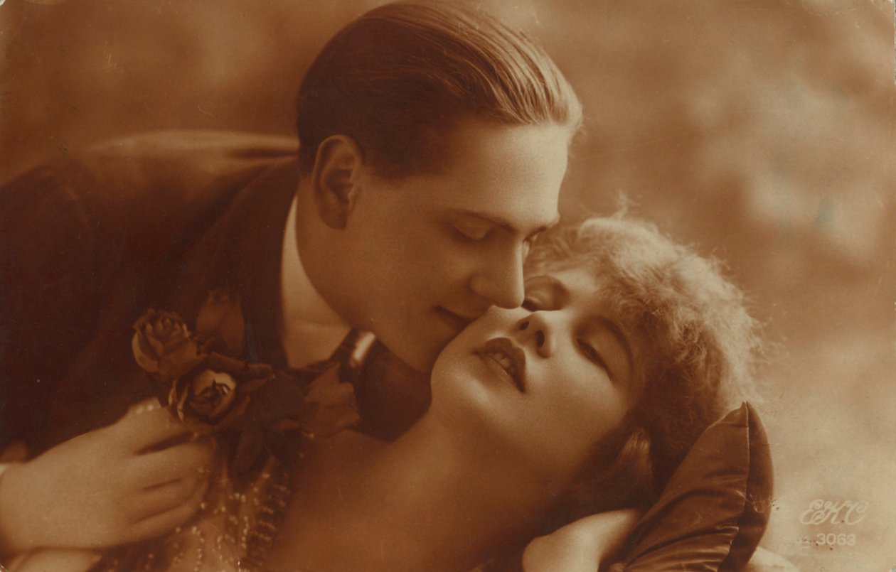 Postal de casal vintage romântico, em sépia de Unbekannt