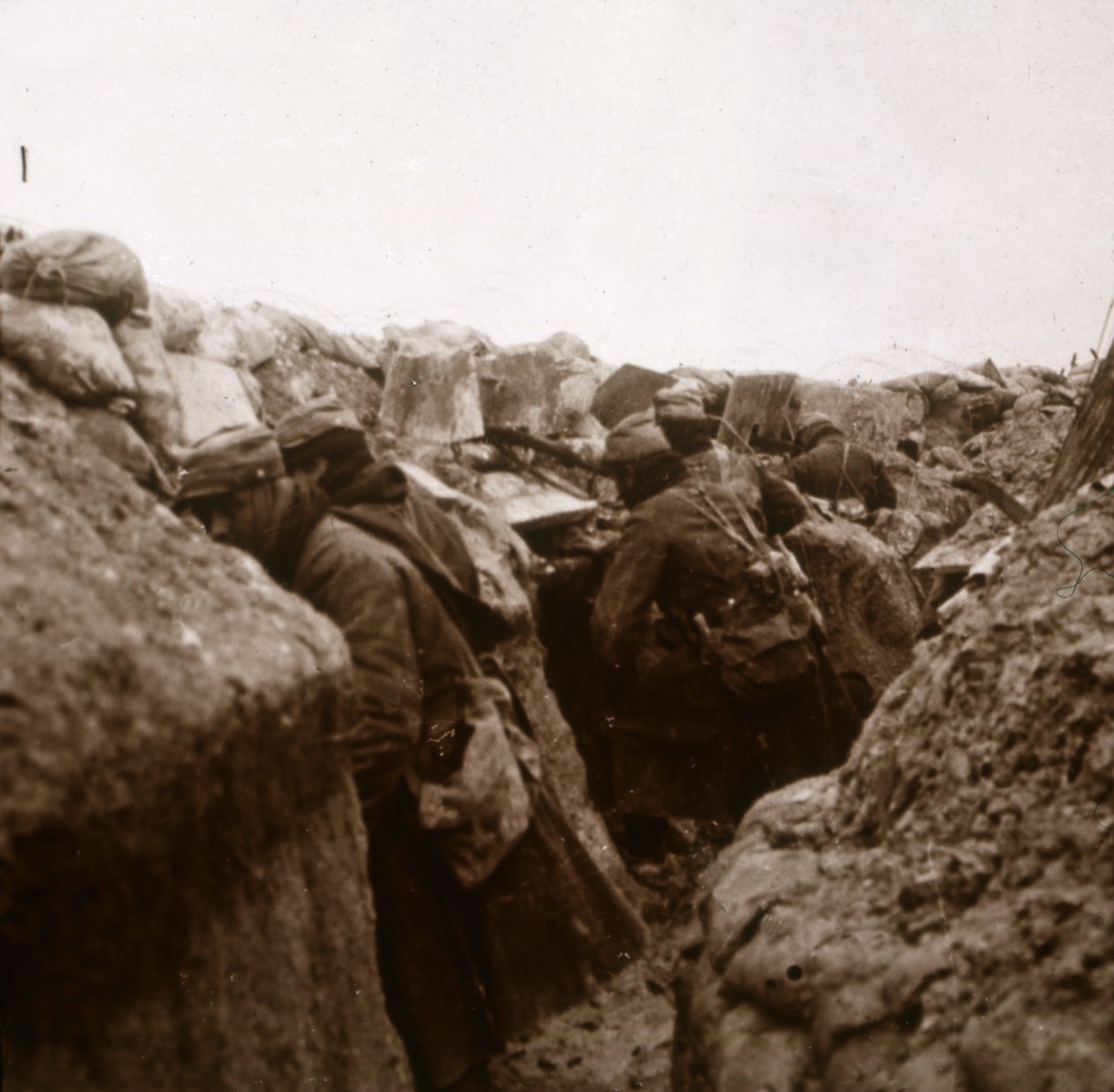 Preparando-se para o ataque, Arne, norte da França, c1914-c1918 de Unbekannt