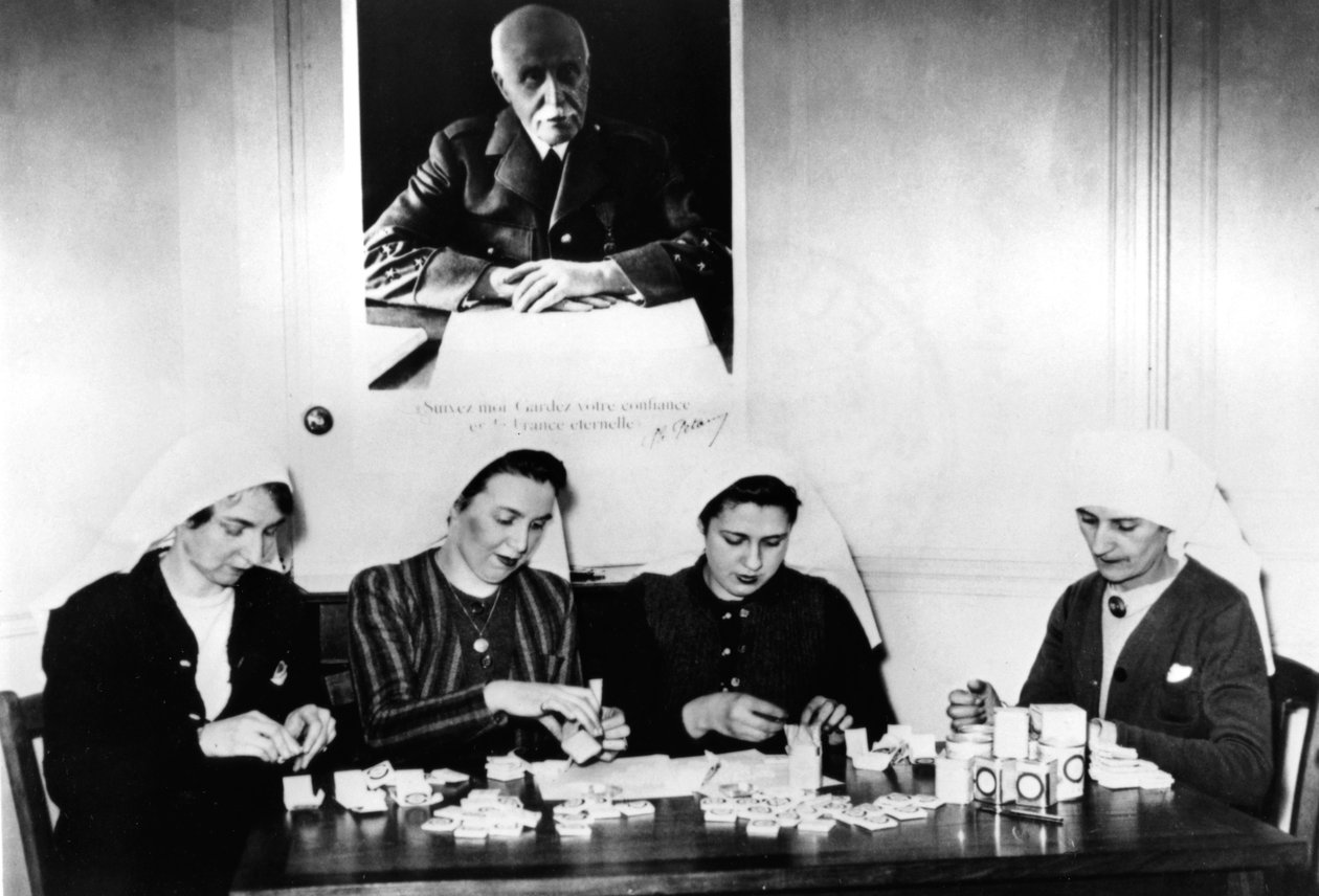 Preparando doces vitamínicos, França ocupada pela Alemanha, 1940-1944 de Unbekannt