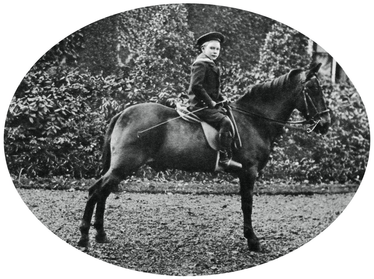 Príncipe Albert Windsor aos seis anos de idade, sentado em um cavalo, 1902 de Unbekannt
