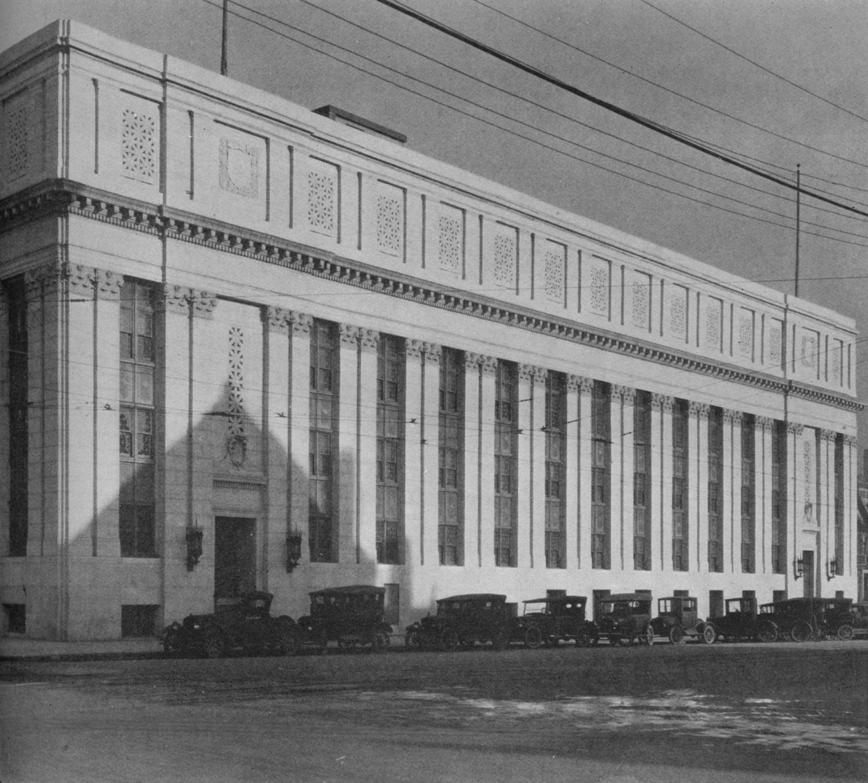 Fachada principal do templo maçônico, Birmingham, Alabama, 1924 de Unbekannt