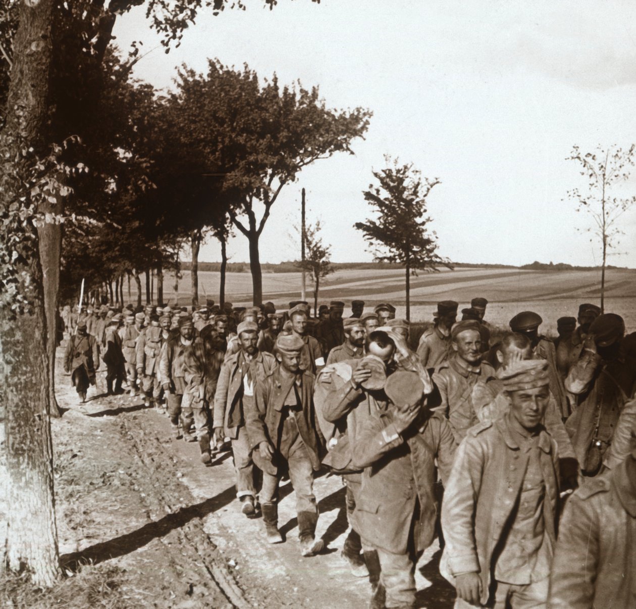 Prisioneiros, Route de lEpine, França, c1914-c1918 de Unbekannt