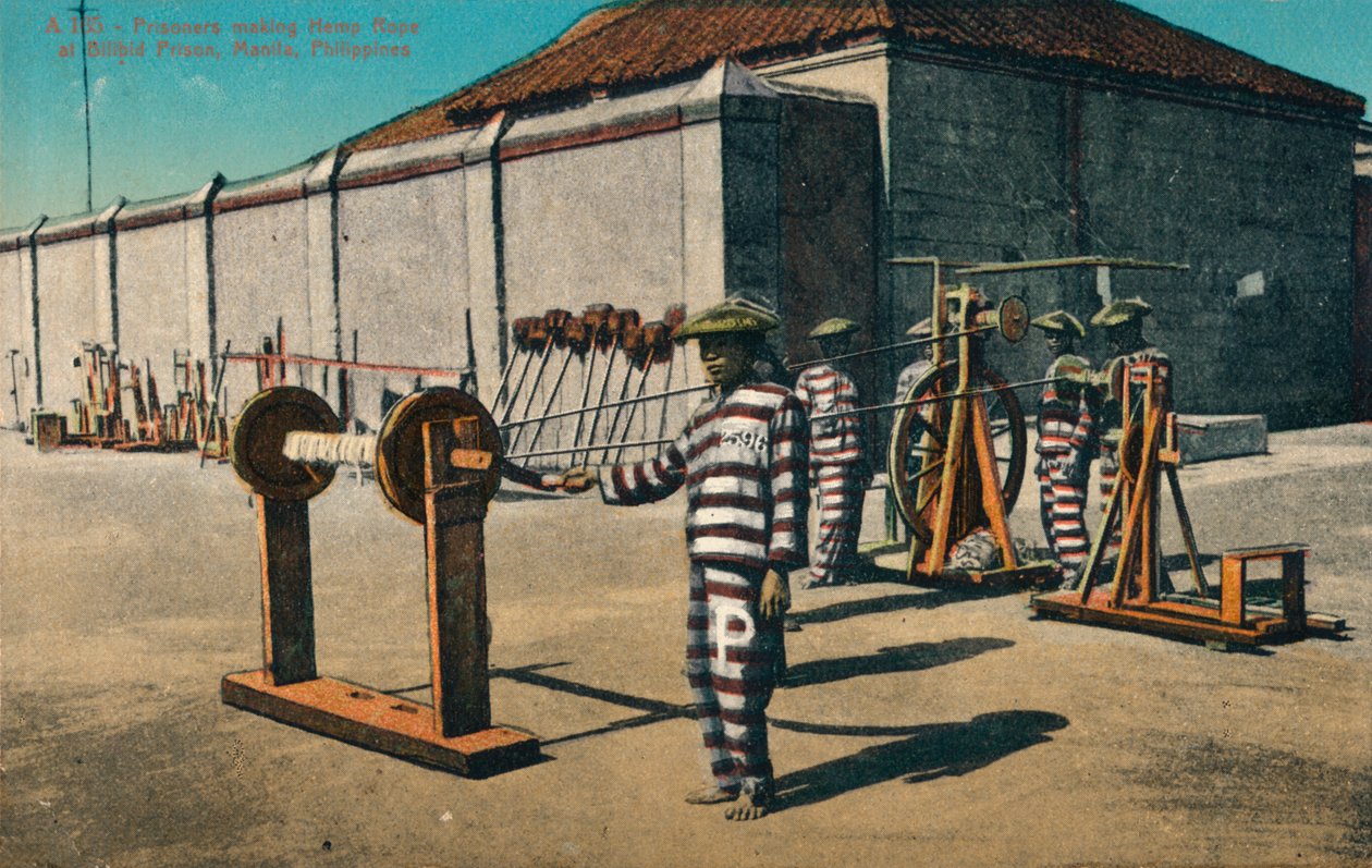 Prisioneiros fazendo corda de cânhamo na prisão de Billbid, Manila, Filipinas, c1900 de Unbekannt