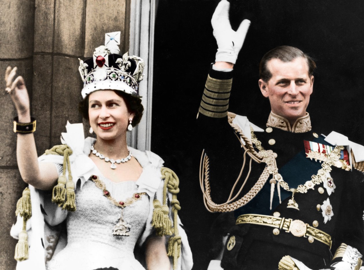 Rainha Elizabeth II e o Duque de Edimburgo no dia da coroação, Palácio de Buckingham, 1953 de Unbekannt