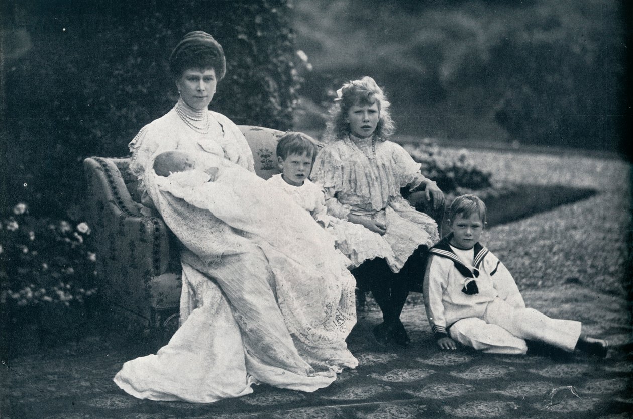 Rainha Maria e quatro de seus filhos, 1905, 1936 de Unbekannt