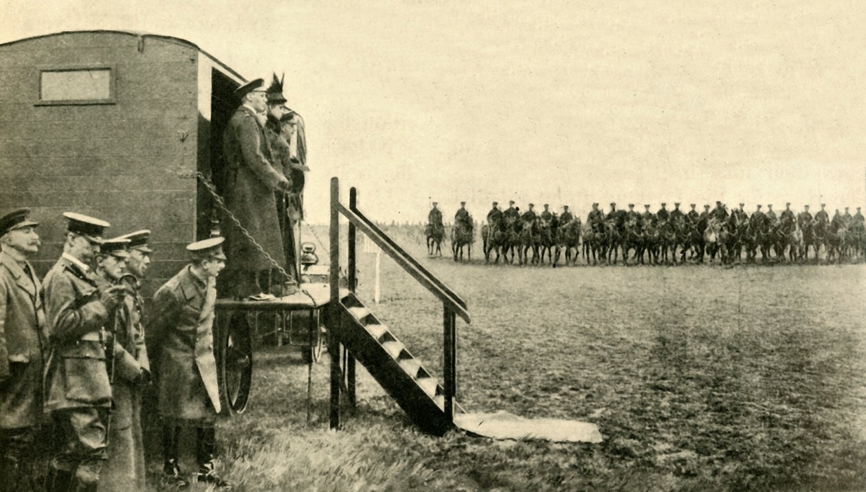Queen Mary of Teck visita soldados em Aldershot em Hampshire, Primeira Guerra Mundial, 1915, c1920. de Unbekannt