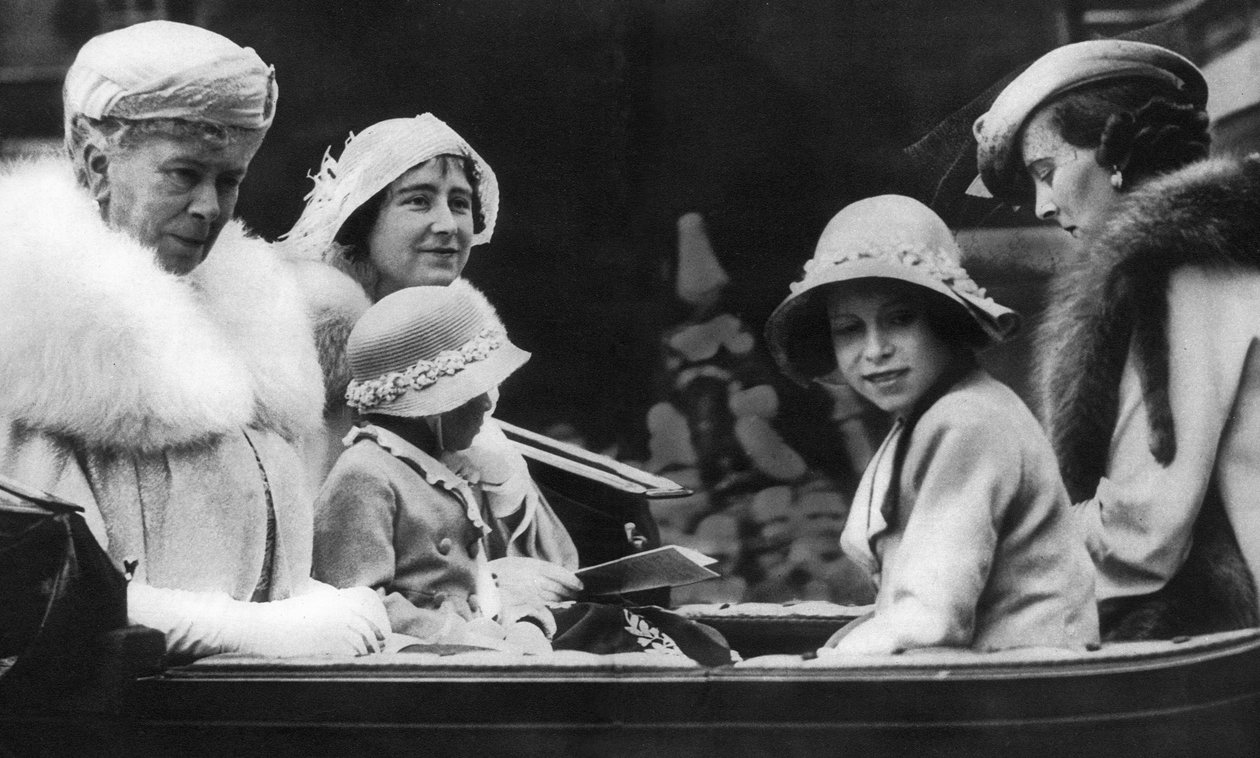 Queen Mary com sua nora e netos, 1936 de Unbekannt
