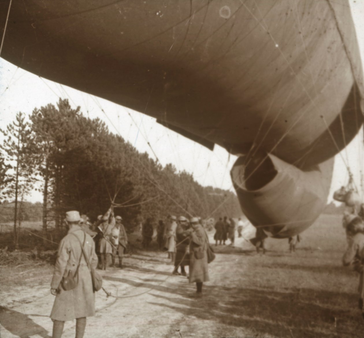 Levantamento de um balão de observação, Somme, norte da França, 1916 de Unbekannt