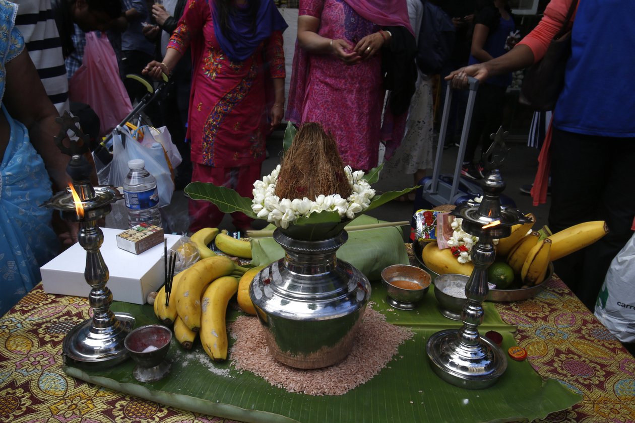 Ratha Yatra Charriot Festival em Paris. Ofertas. França de Unbekannt