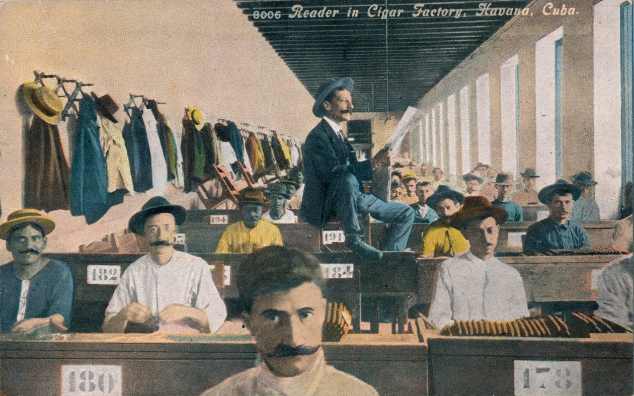 Leitor na fábrica de charutos, Havana, Cuba, c1910s de Unbekannt