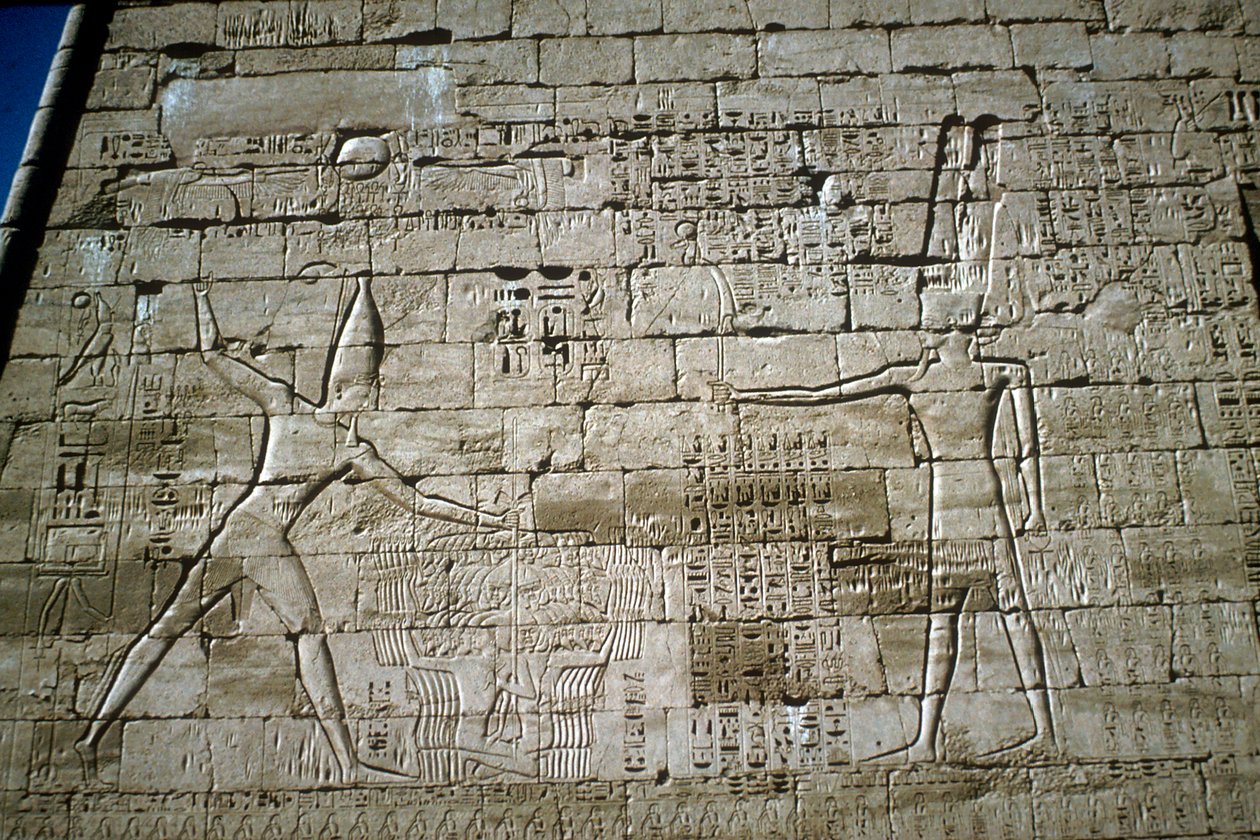 Alívio de Ramsés III ferir inimigos, Templo Mortuário de Ramsés III, Medinet Habu, c1200BC de Unbekannt