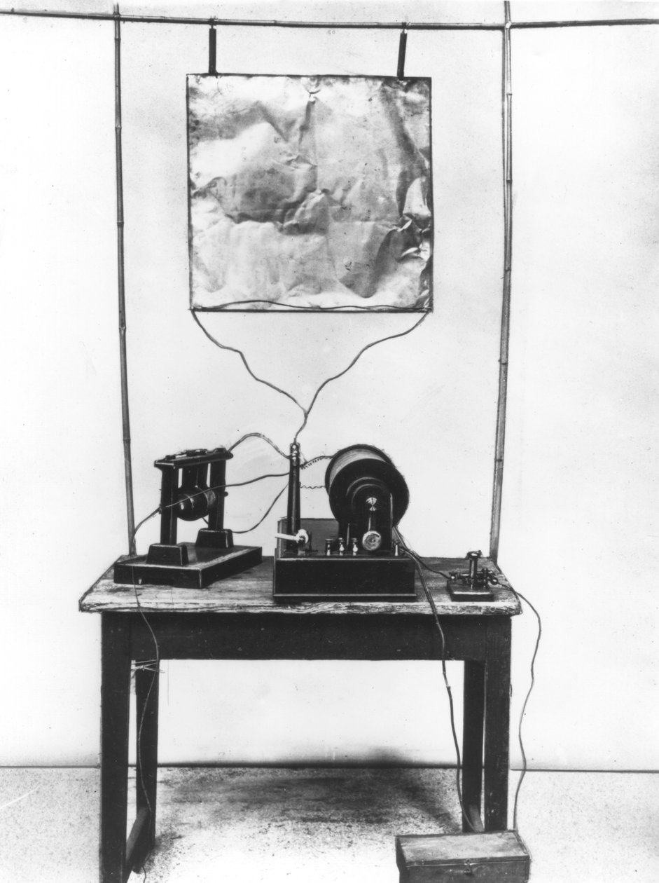 Réplica do primeiro transmissor Marconis usado em seus primeiros experimentos na Itália, 1894 de Unbekannt