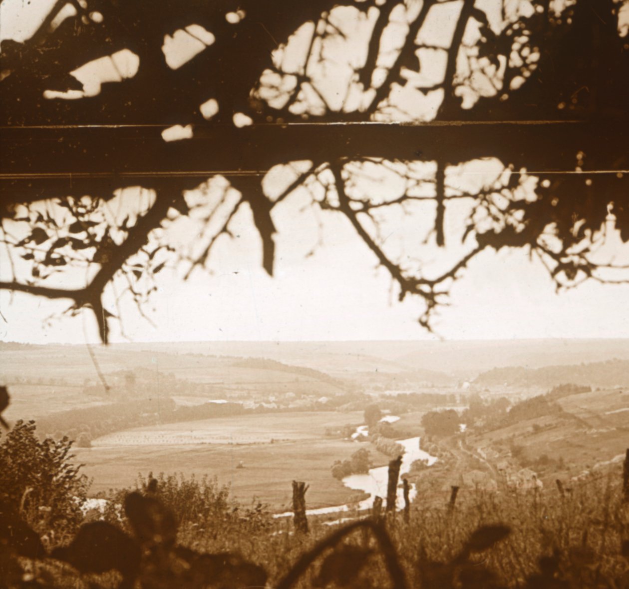 Rio Meuse, visto das trincheiras, Verdun, norte da França, c1914-c1918 de Unbekannt