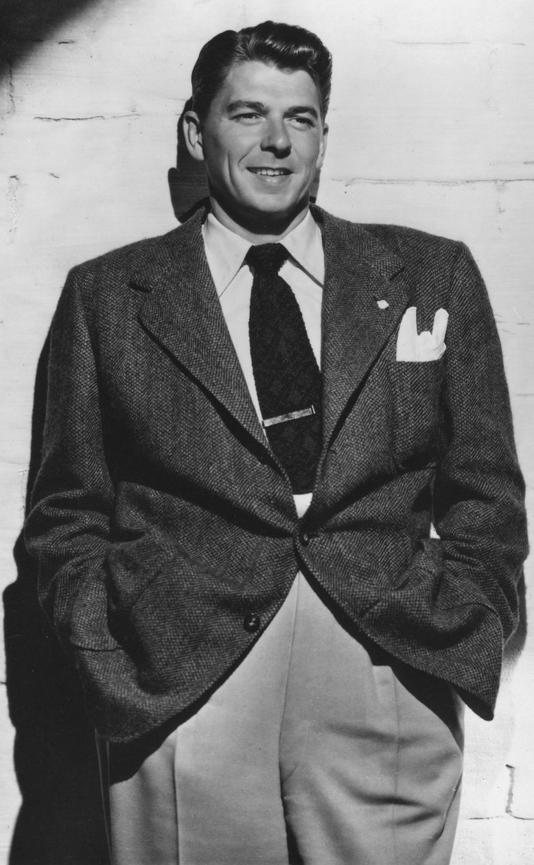 Ronald Reagan 1911-2004, 40º Presidente dos Estados Unidos da América, c1940s de Unbekannt
