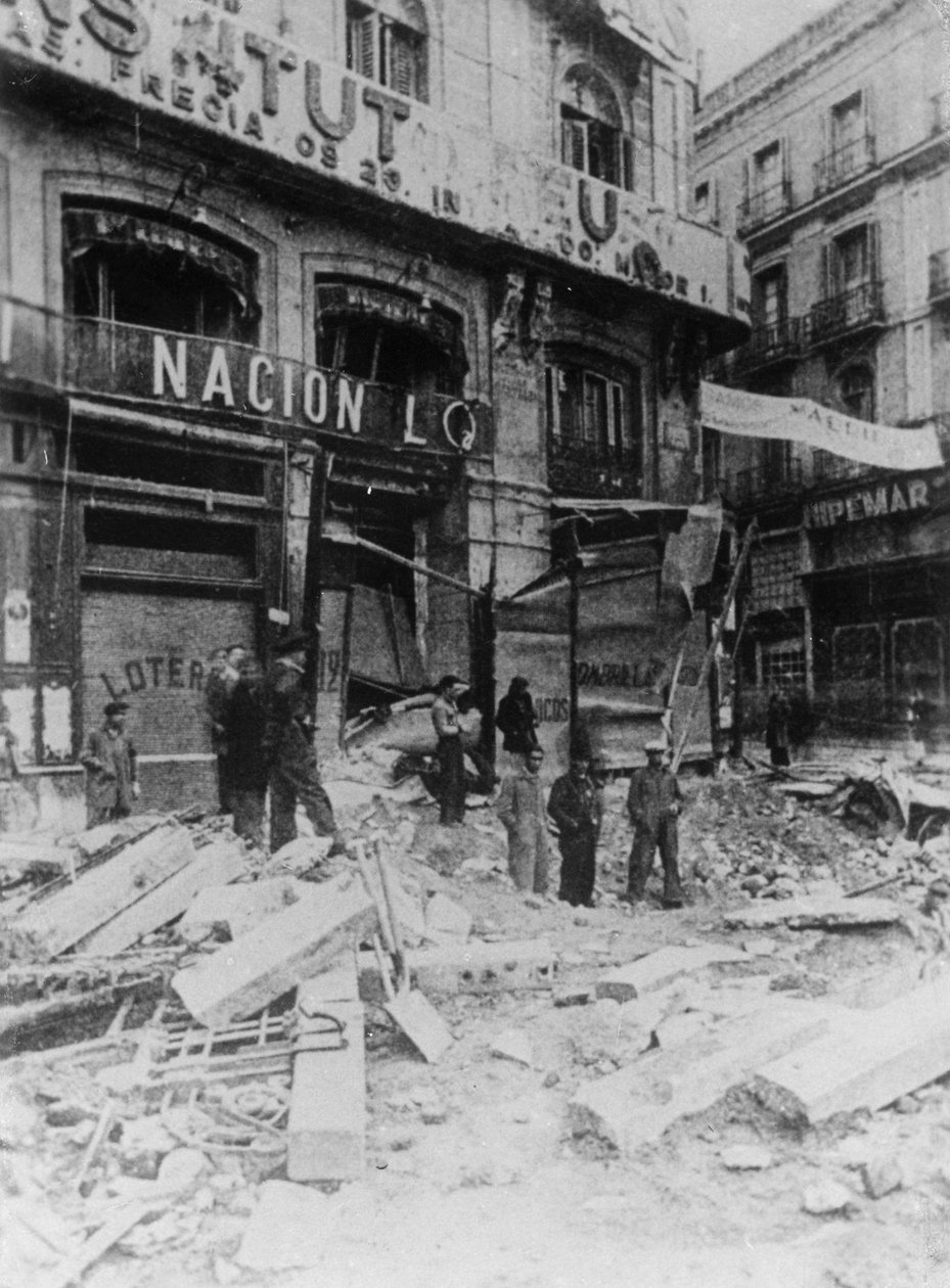 Escombros na rua principal, Palma, Maiorca, Espanha, Guerra Civil Espanhola, c1936 de Unbekannt