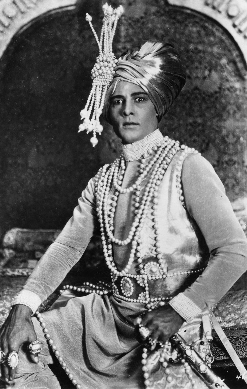 Rudolph Valentino 1895-1926 em The Young Rajah, 1922 de Unbekannt