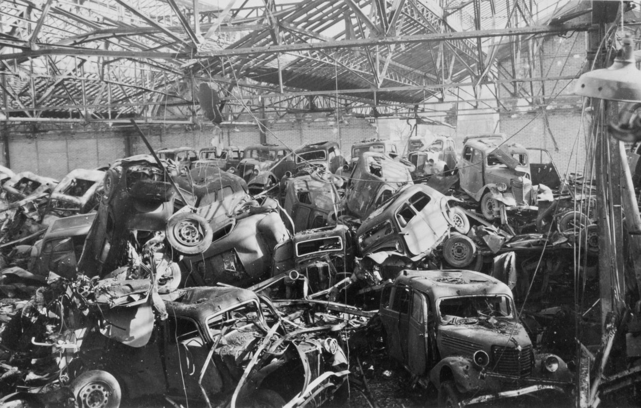 Ruínas da fábrica Renault, Boulogne-Billancourt, Paris, c1942 de Unbekannt