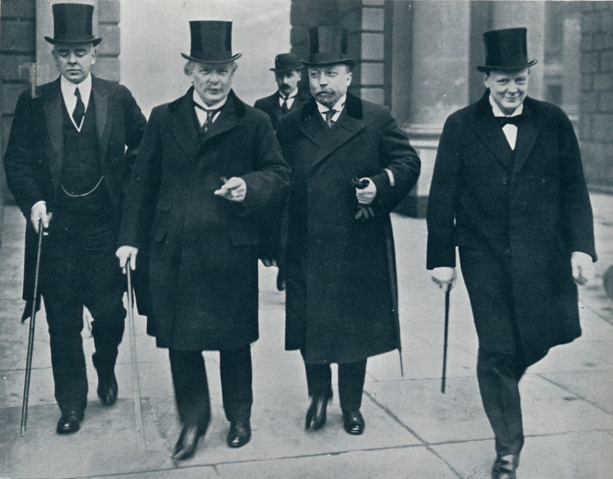 Ministro das Finanças da Rússia na Inglaterra: M. Bark a caminho da Câmara dos Comuns, 1914 de Unbekannt