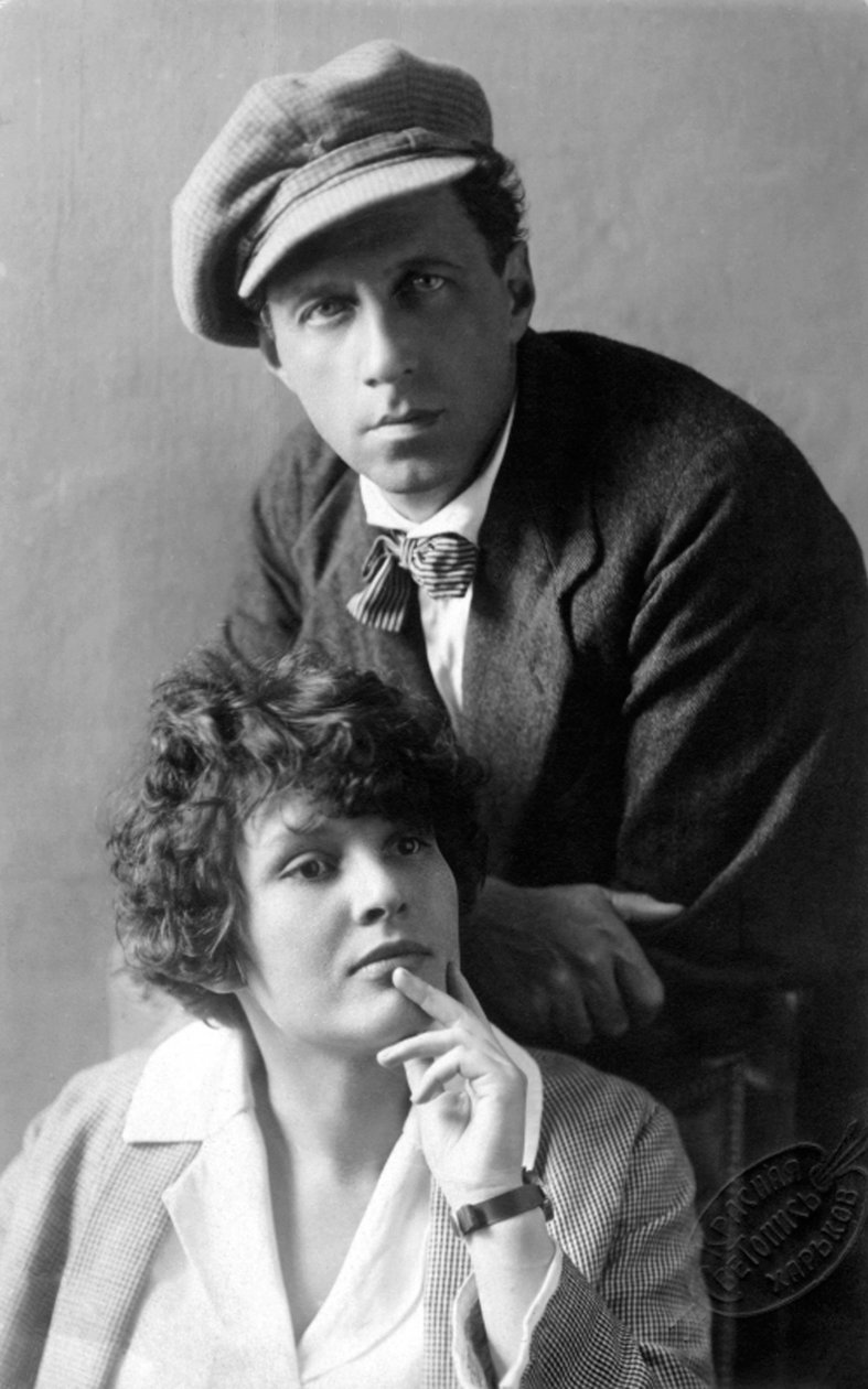 O diretor de teatro russo Vsevolod Meyerhold e sua esposa, atriz Zinaida Raikh, no início dos anos 1920 de Unbekannt