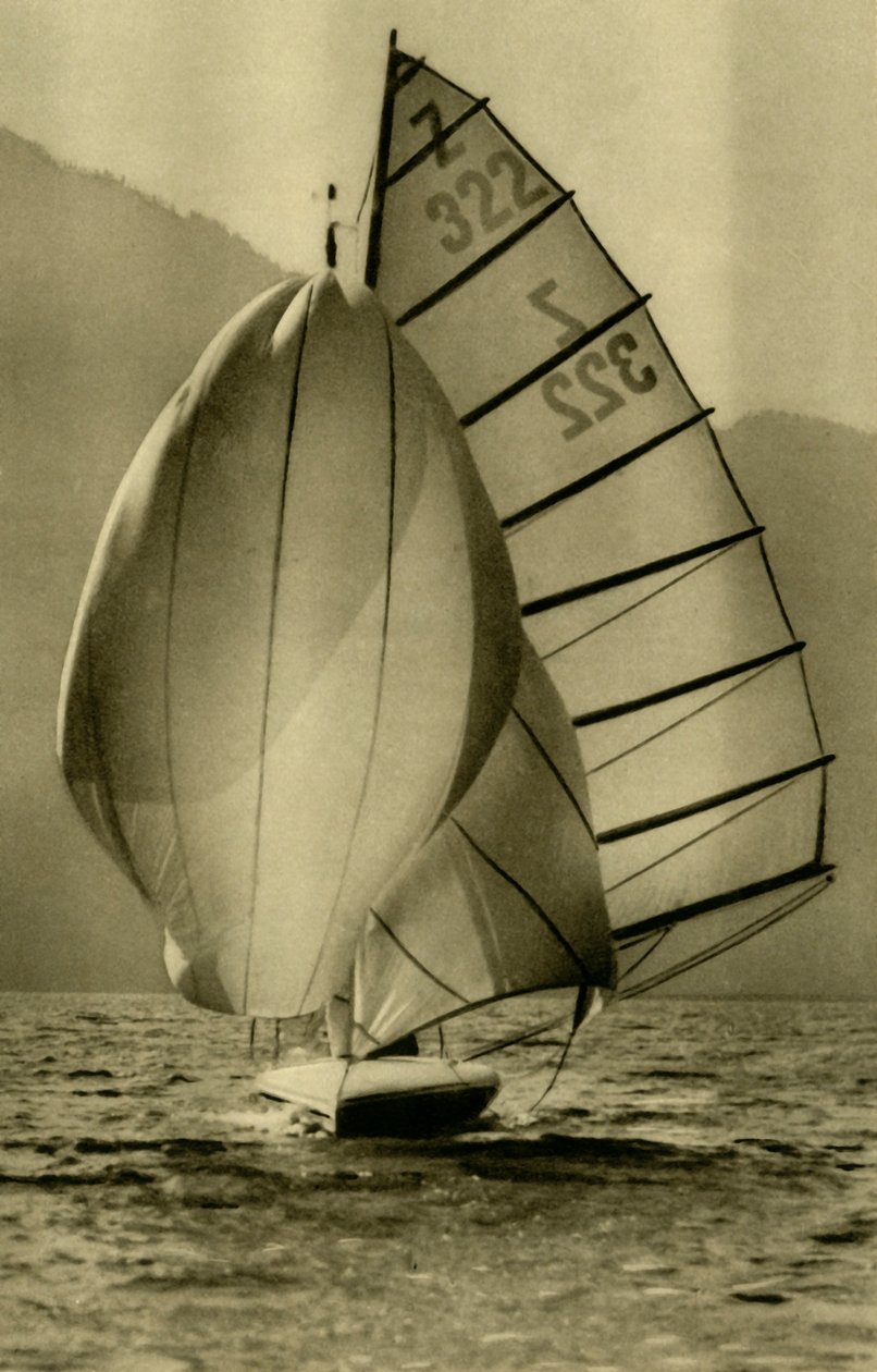 Navegando no Attersee, Alta Áustria, c1935. de Unbekannt