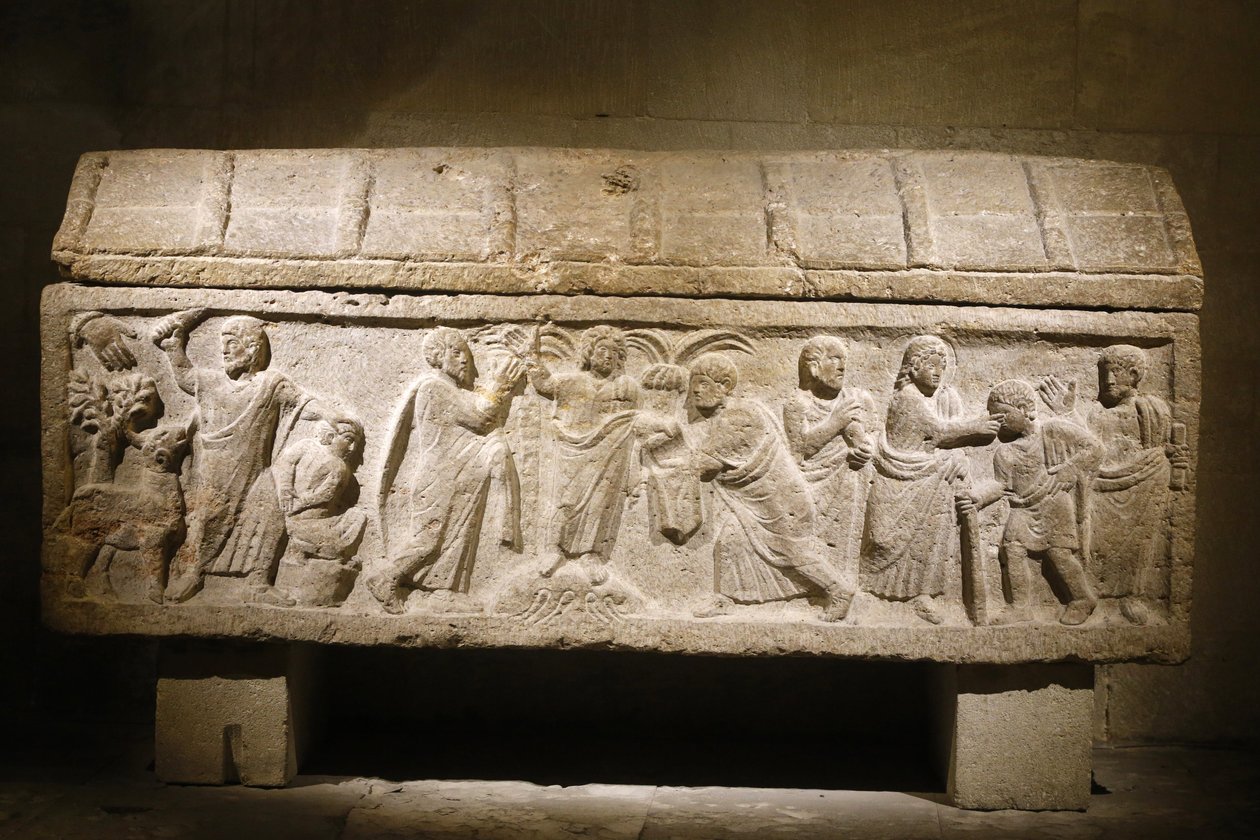 Abadia de Saint Victor, Marselha. Sarcófago contendo as relíquias de uma mulher cristã. França de Unbekannt