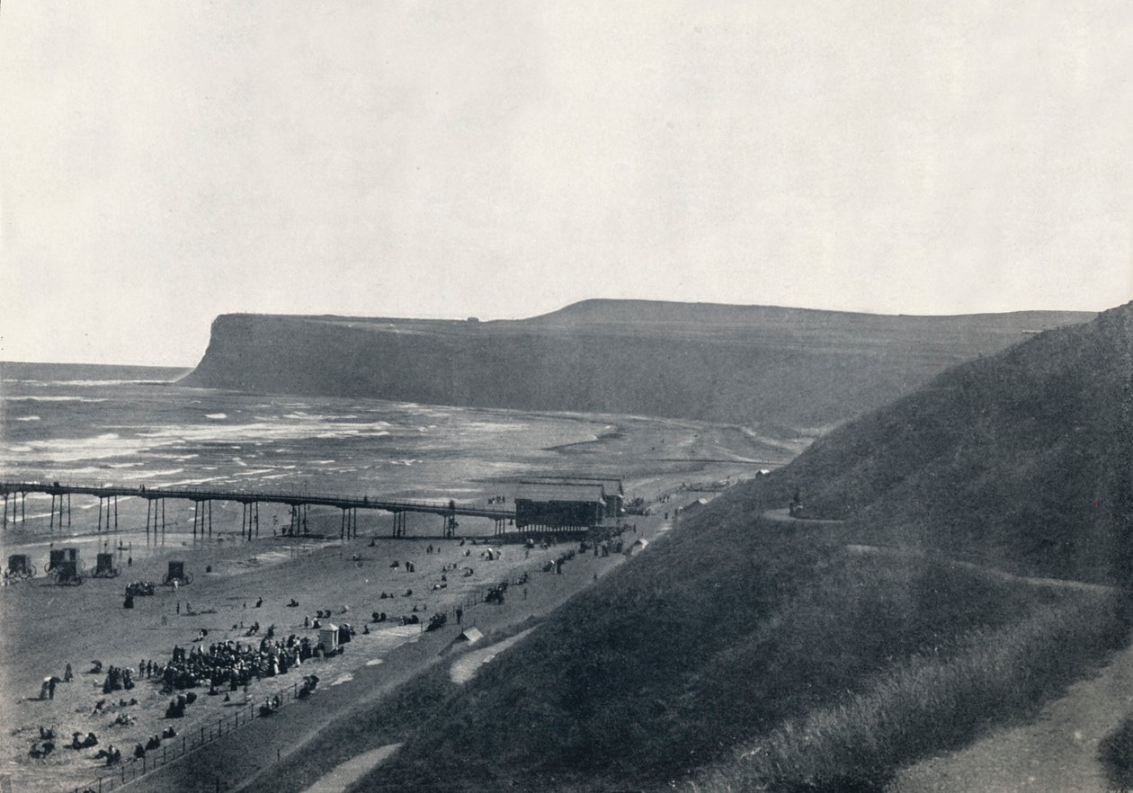 Saltburn - vista dos penhascos, praia e cais, 1895 de Unbekannt