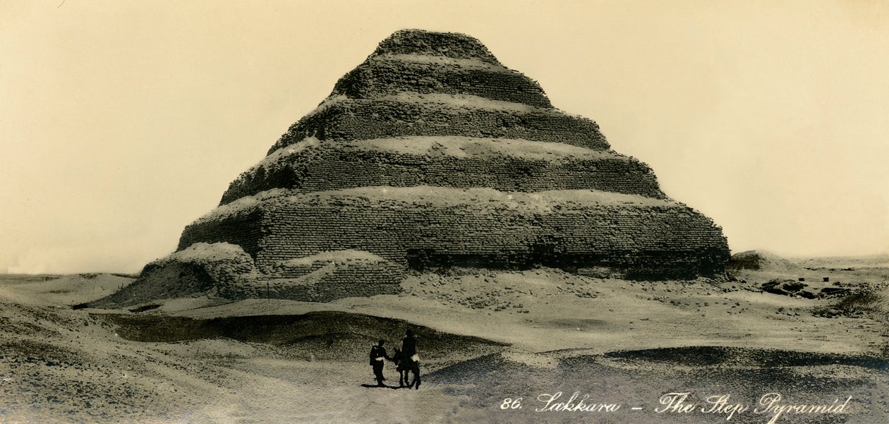 Saqqara - a pirâmide de degraus, c1918-c1939. de Unbekannt