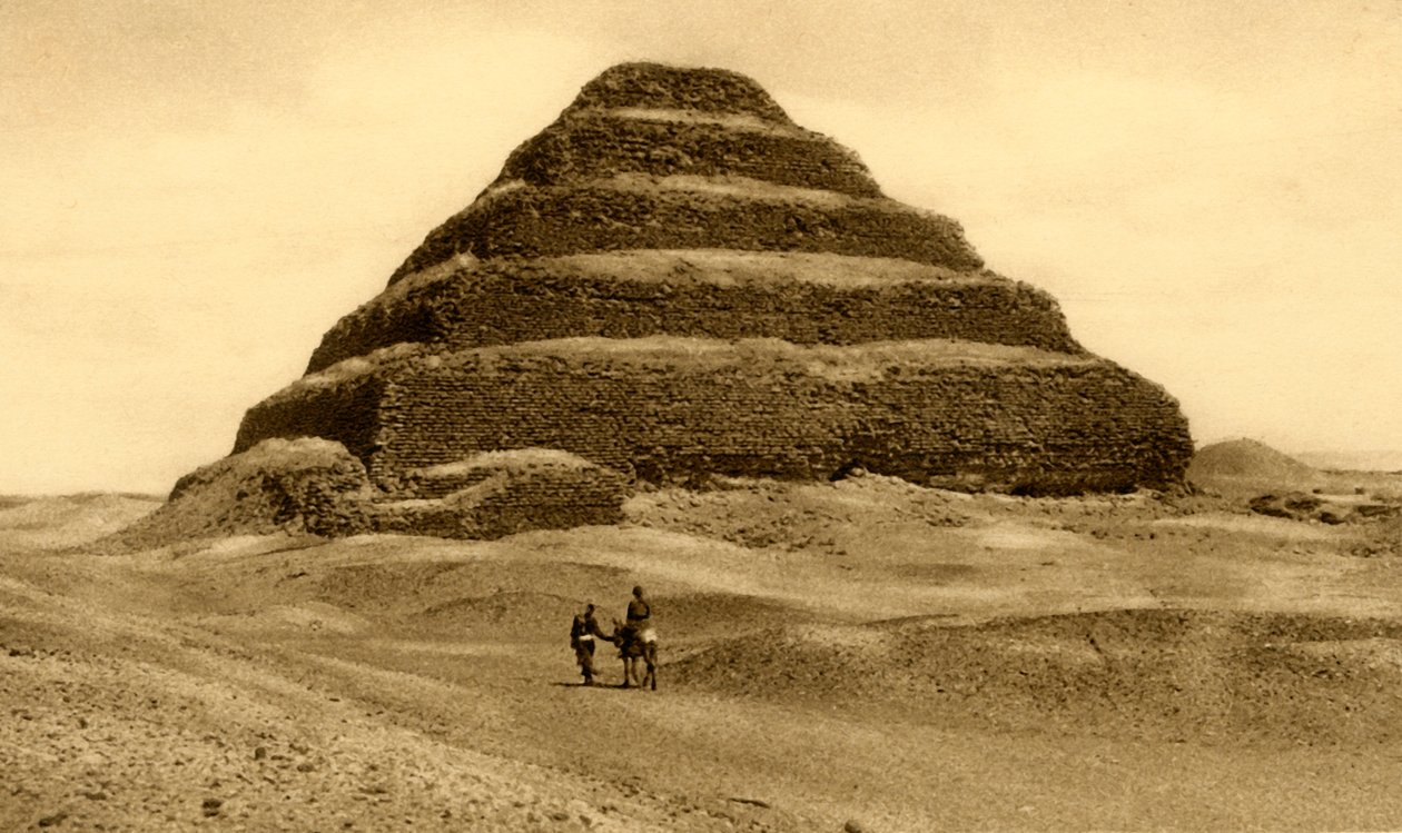 Saqqara - a pirâmide de degraus, c1918-c1939. de Unbekannt