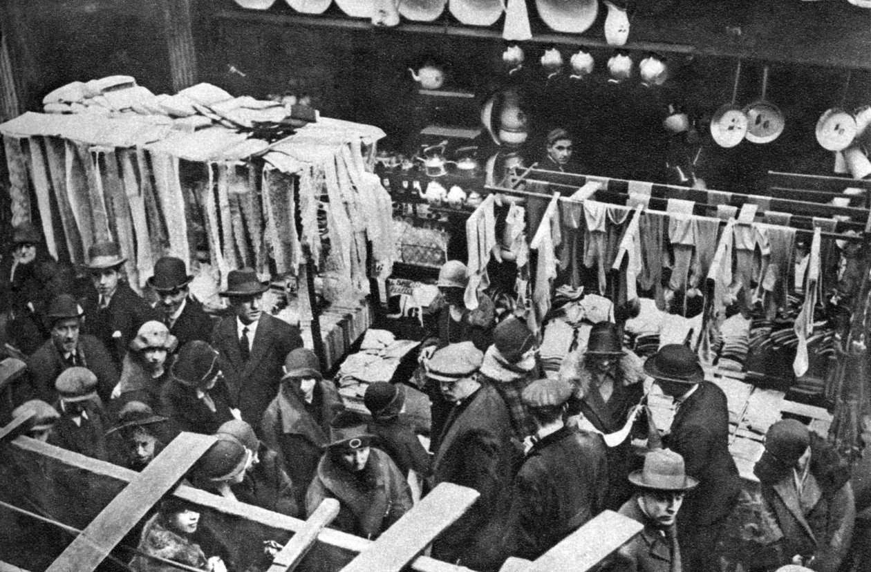 Sábado, no Berwick Street Market, Soho, Londres, 1926-1927 de Unbekannt