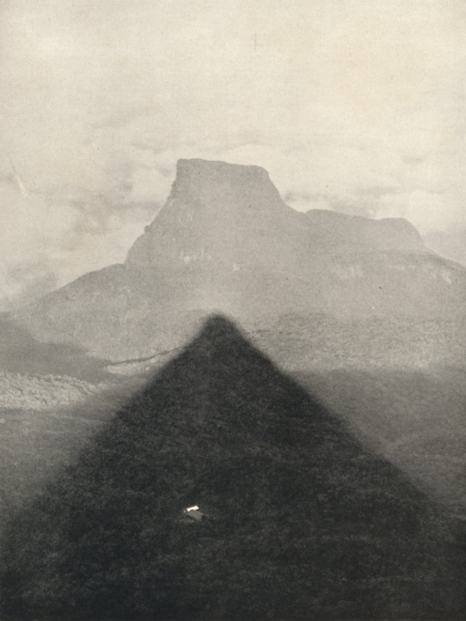 Sombra do Adamspik ao nascer do sol, 1926 de Unbekannt