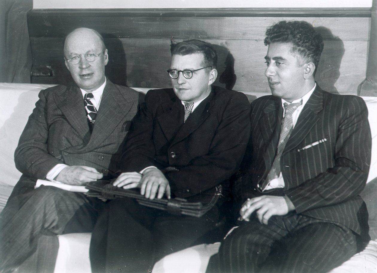 Sergei Prokofiev, Dmitri Shostakovich e Aram Khachaturian, compositores russos, 1945 de Unbekannt