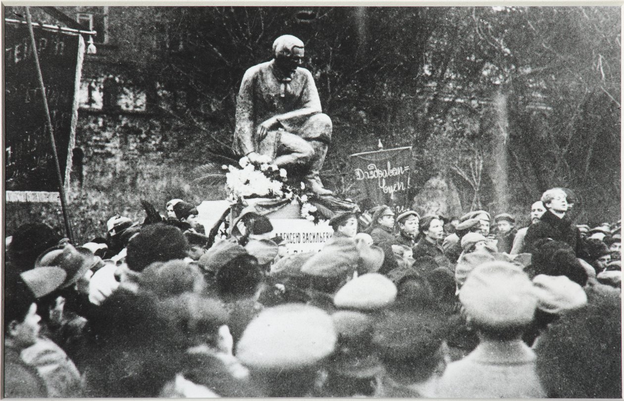 Sergei Yesenin na dedicação ao monumento Koltsov Razin, 1918 de Unbekannt
