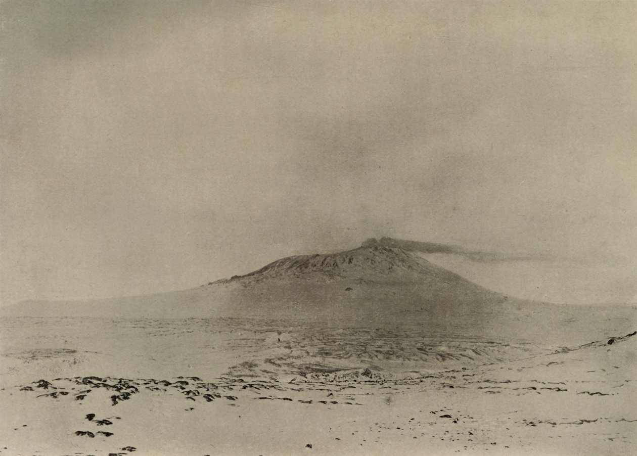 Fumaça que flui da cratera de Erebus, c1908, 1909. de Unbekannt