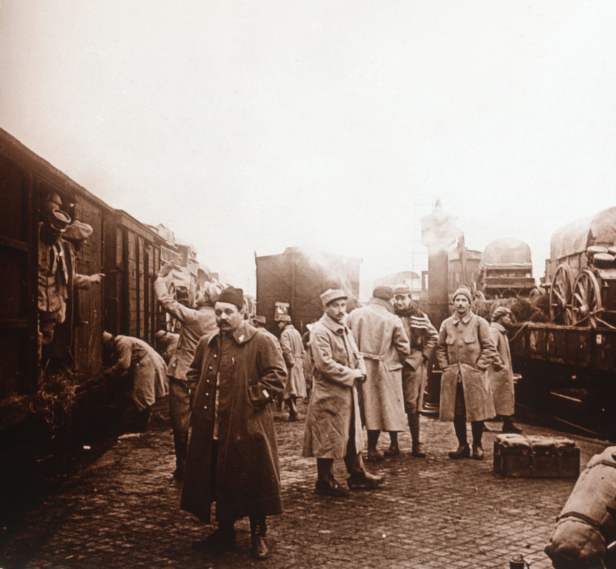 Soldados indo para Somme, Epernay, norte da França, c1914-c1918 de Unbekannt