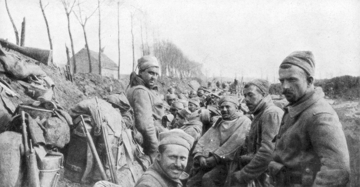 Soldados de um regimento francês de Zouave entre Lizarne e Boesinghe, Bélgica, 24 de abril de 1915 de Unbekannt
