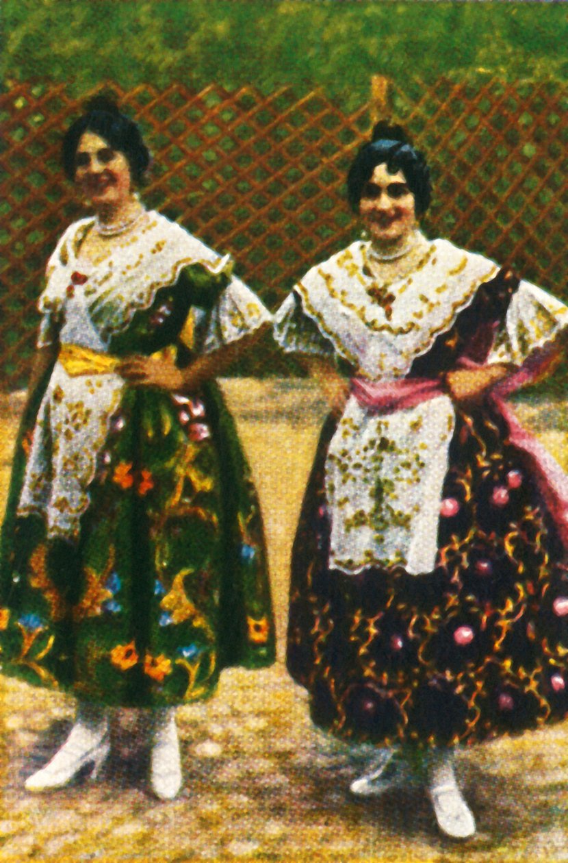 Mulheres espanholas em traje tradicional, c1928. de Unbekannt
