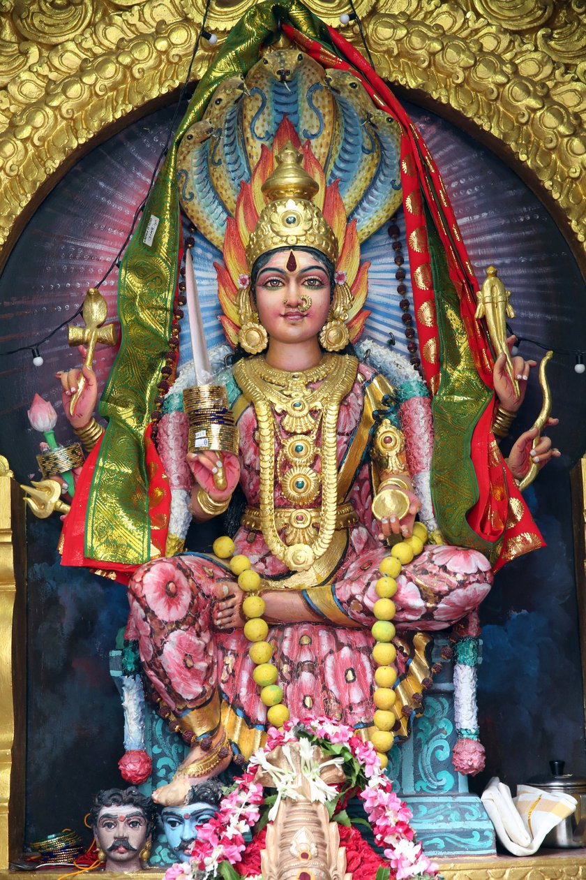 Sri Veeramakaliamman Hindu Temple. Sri Mariamman (Maariamma, Mari ou Amman), a deusa hindu do sul da Índia, 20160818, Singapura, Singapura de Unbekannt