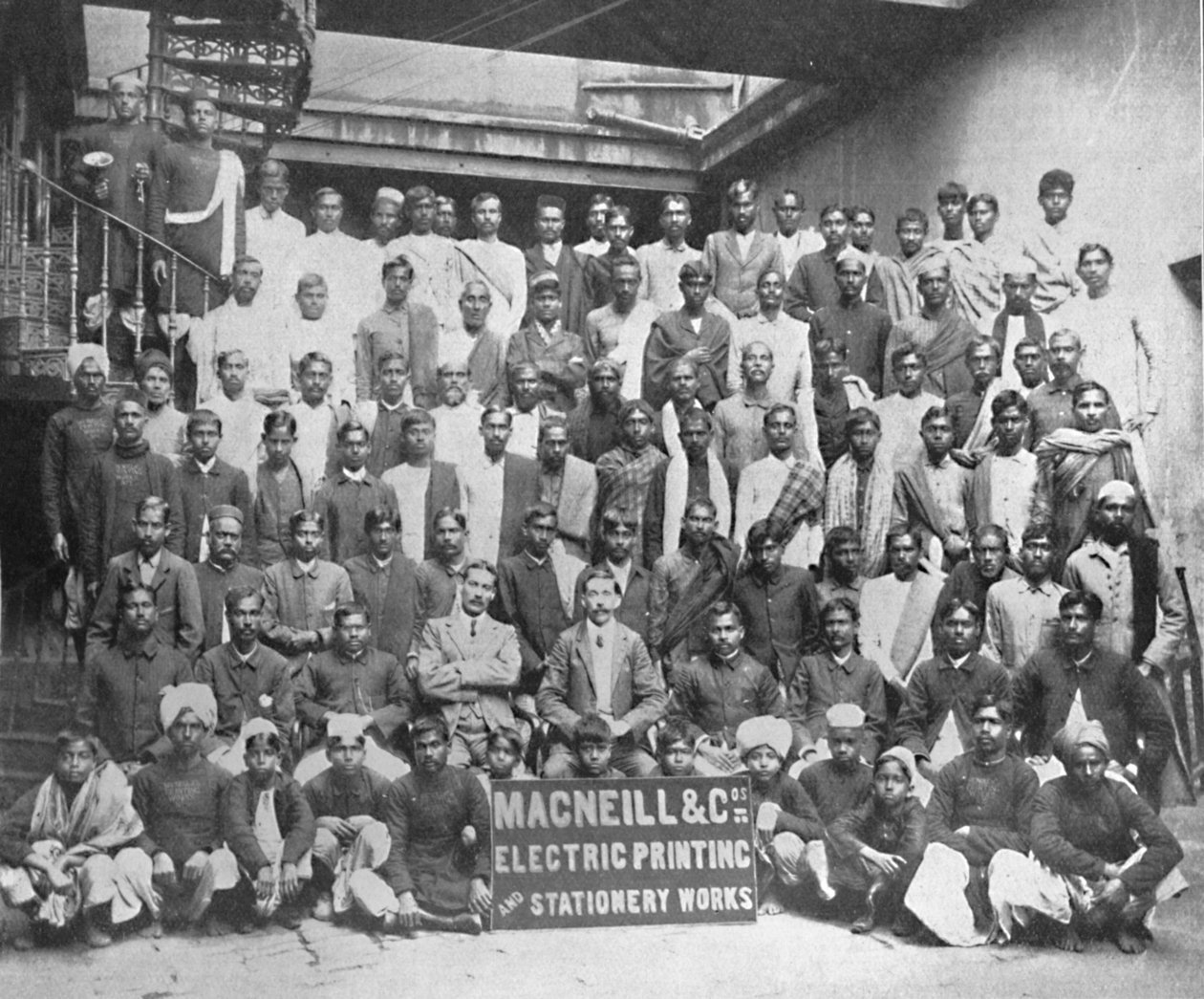 Funcionários da Macneill & Co.s Printing and Stationery Works, Calcutá, 1917 de Unbekannt
