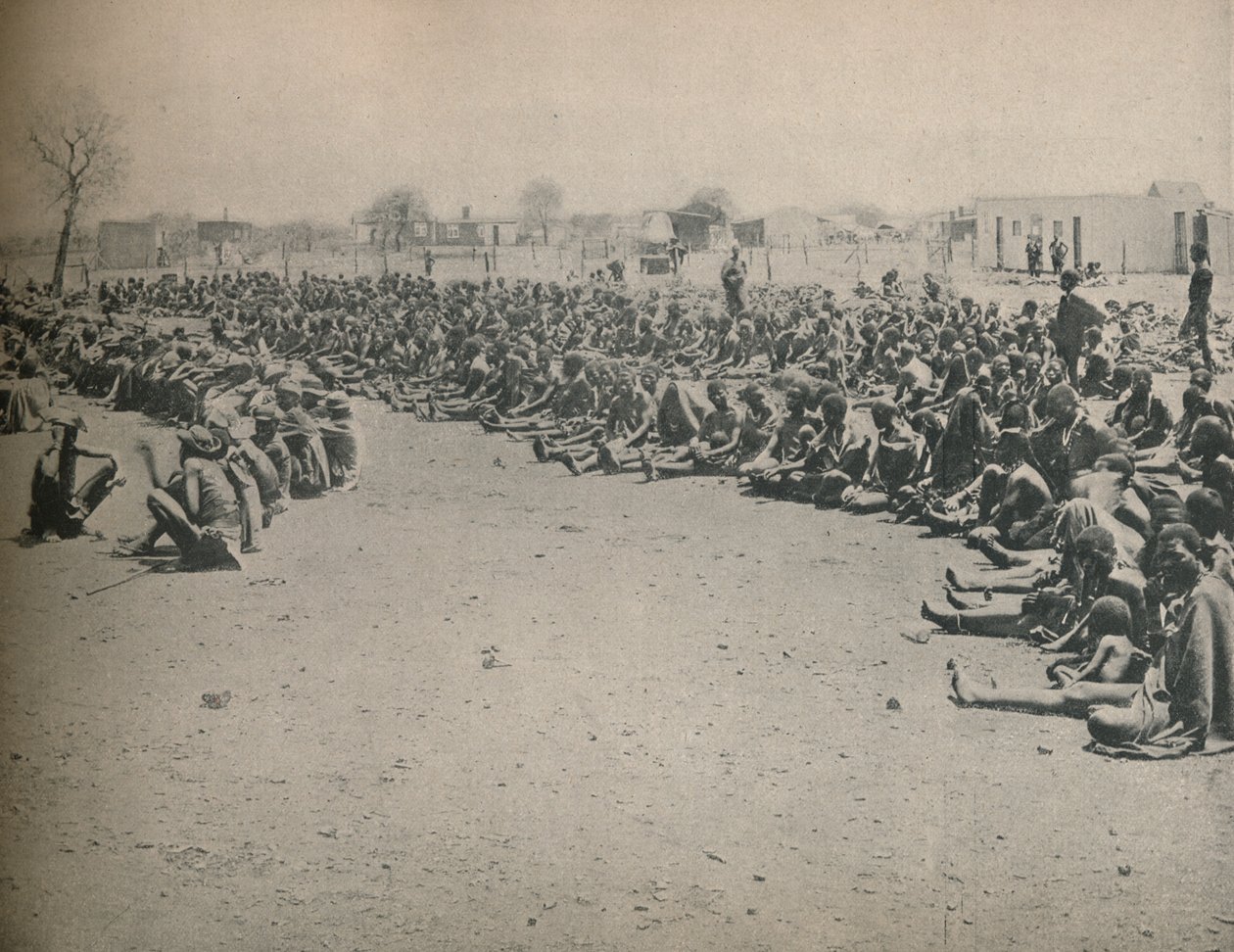 Nativos famintos entrando para receber ajuda do governo em Bulawayo, c1900. de Unbekannt