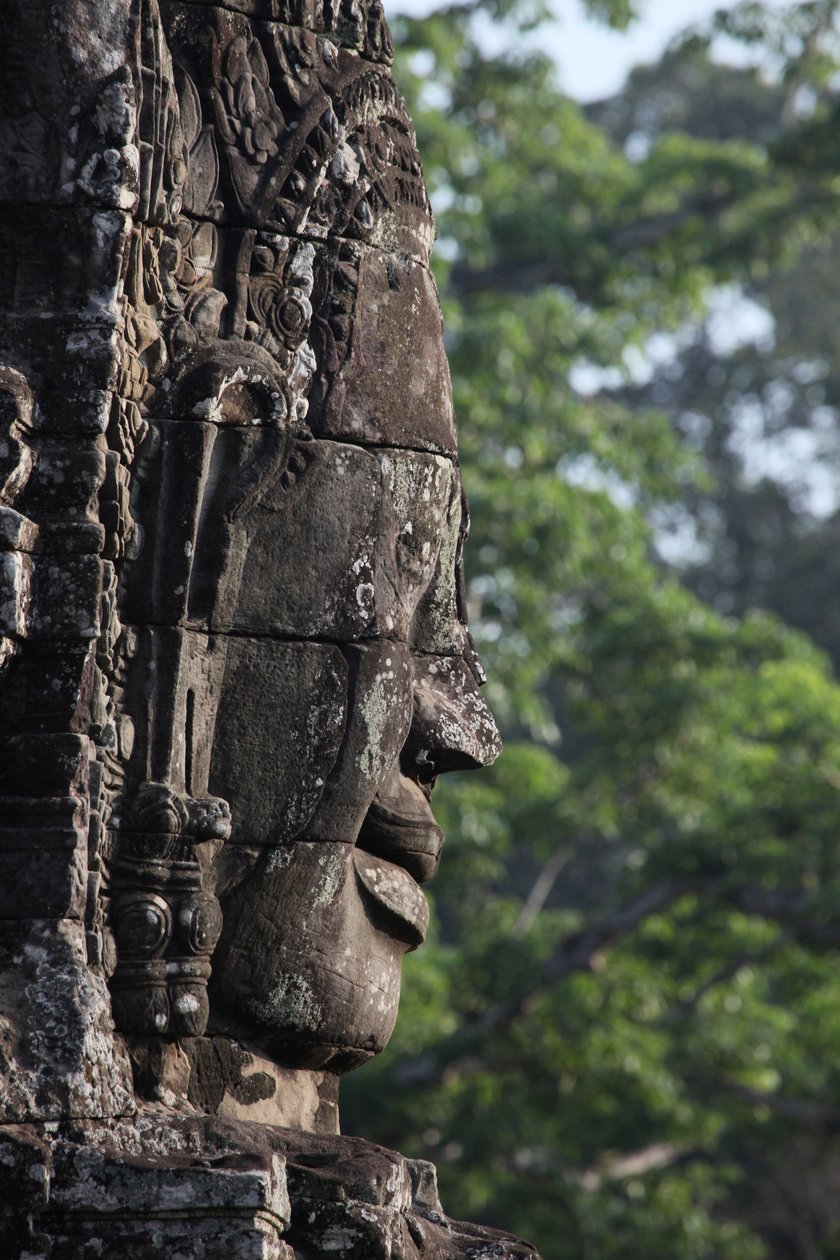 Faces de pedra em torres no Templo Bayon em Angkor Thom que podem representar Jayavarman VII como um bodhisattva, Siem Reap, Camboja de Unbekannt