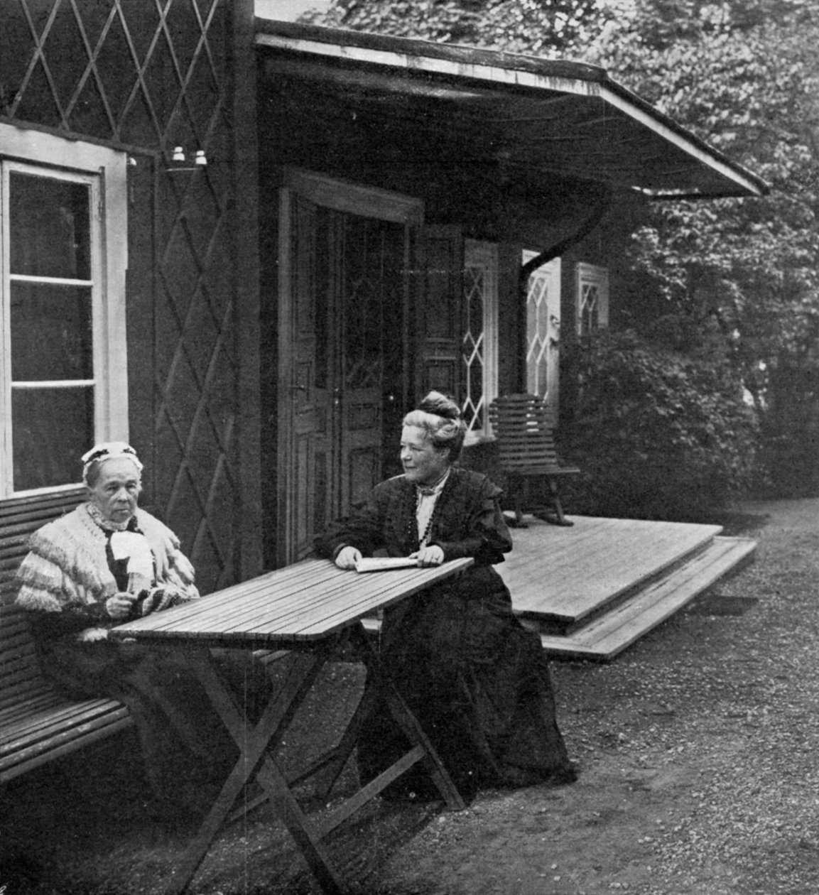 A autora sueca Selma Lagerlöf e sua mãe, Louise, 1909 de Unbekannt