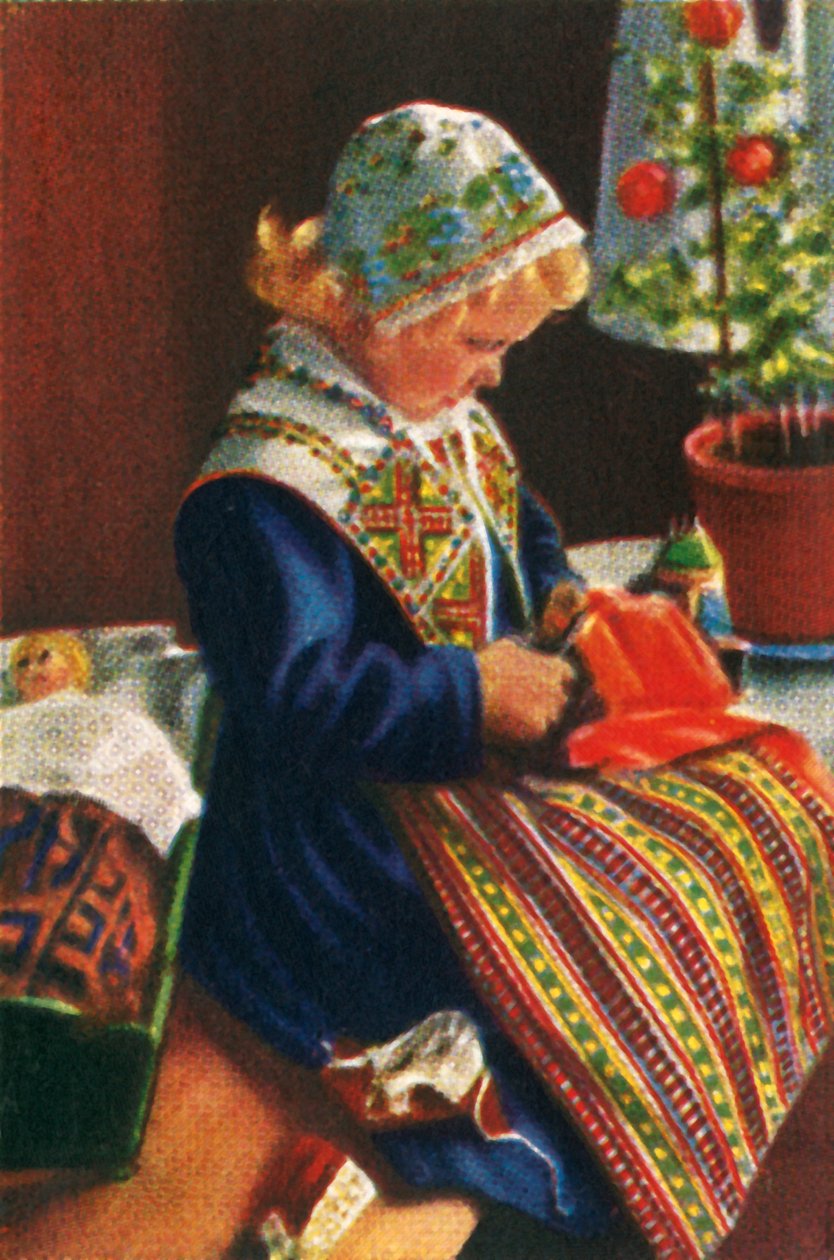 Menina sueca brincando com bonecas, c1928. de Unbekannt