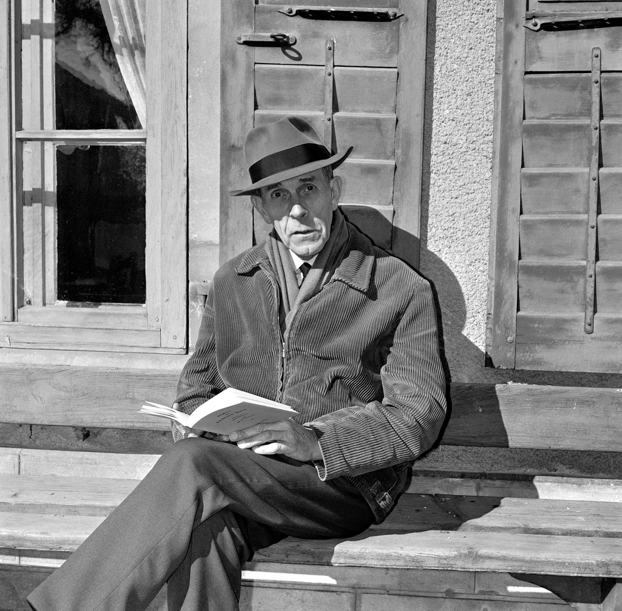 Suíça Gustave Literatura em voz alta (foto a p/b) de Unbekannt