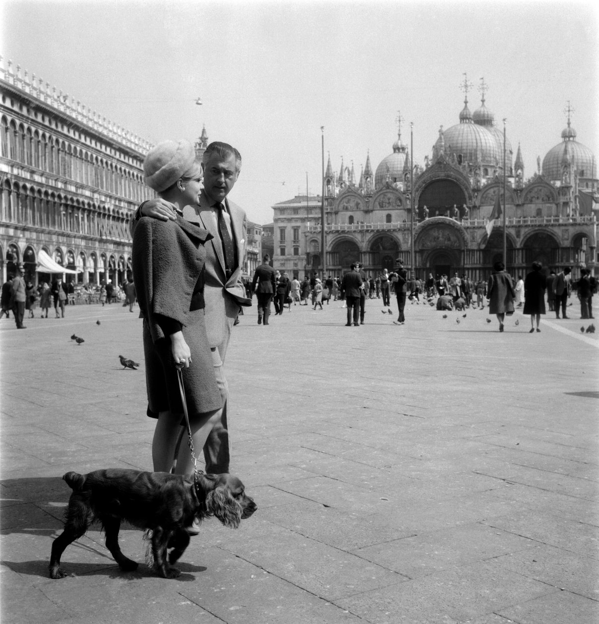O ACTOR STEWART GRANGER EM VENEZA - 195? de Unbekannt