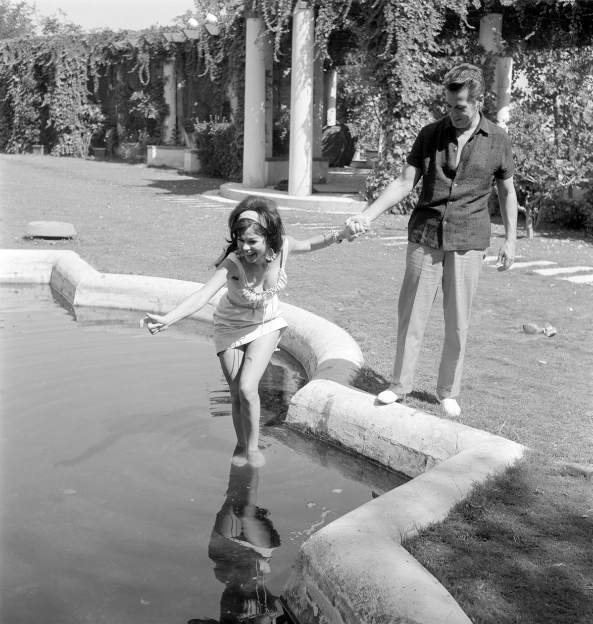 A ATRIZ LAYA RAKI COM O ATOR RON RANDELL EM VENICE LIDO - 1961 de Unbekannt