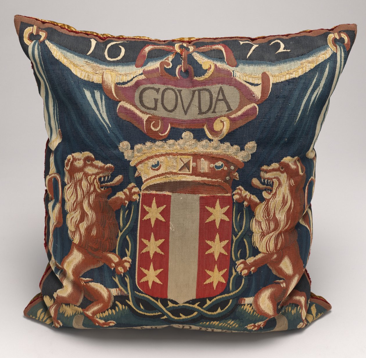 Almofada coberta de tapeçaria, c. 16751725. de Unbekannt