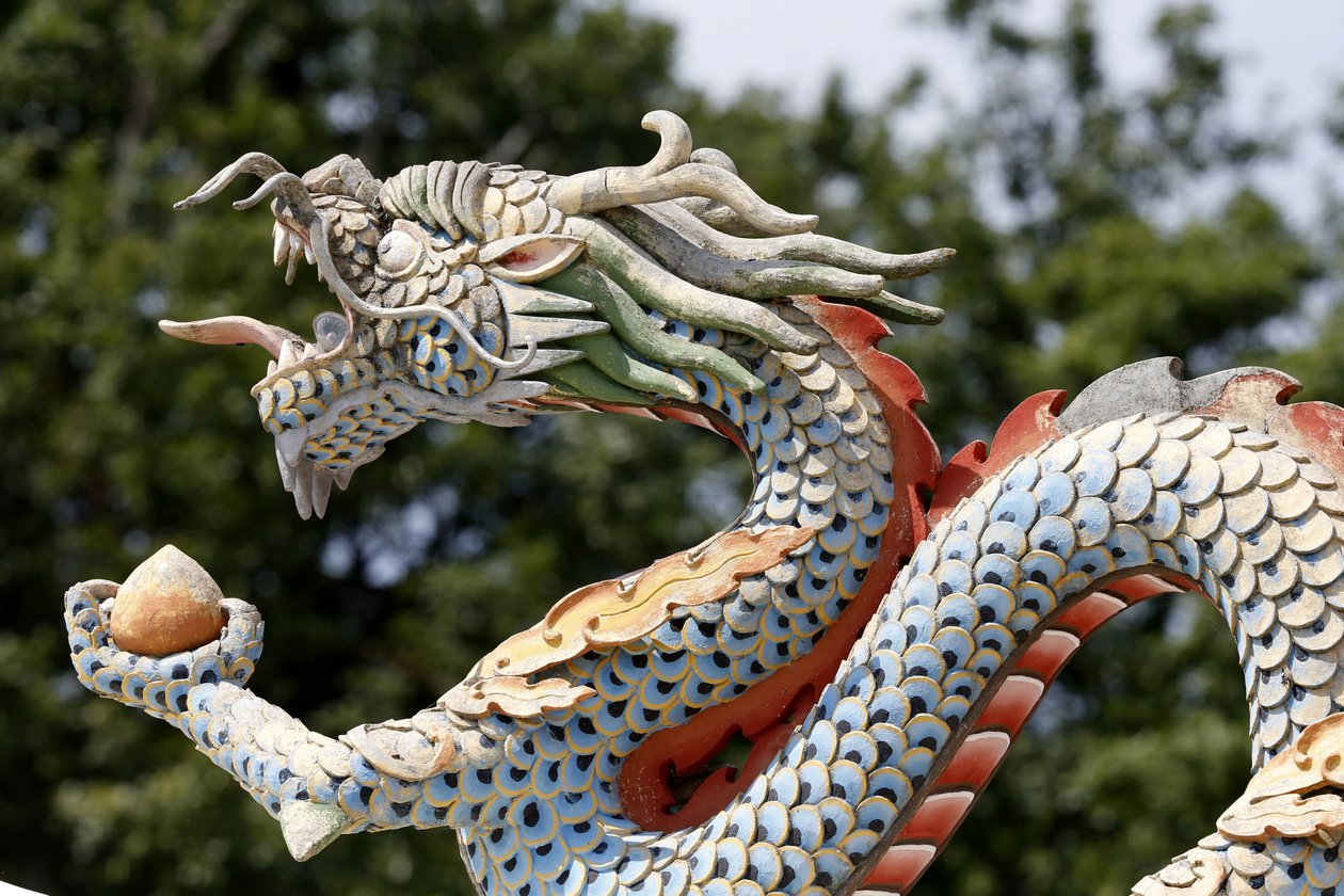 Templo dos Mil Budas. A congregação Dashang Kagyu Ling. Dragão, La Boulaye, França de Unbekannt