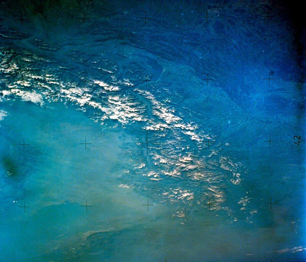 Os Alpes do espaço. Fotografia da NASA de Unbekannt