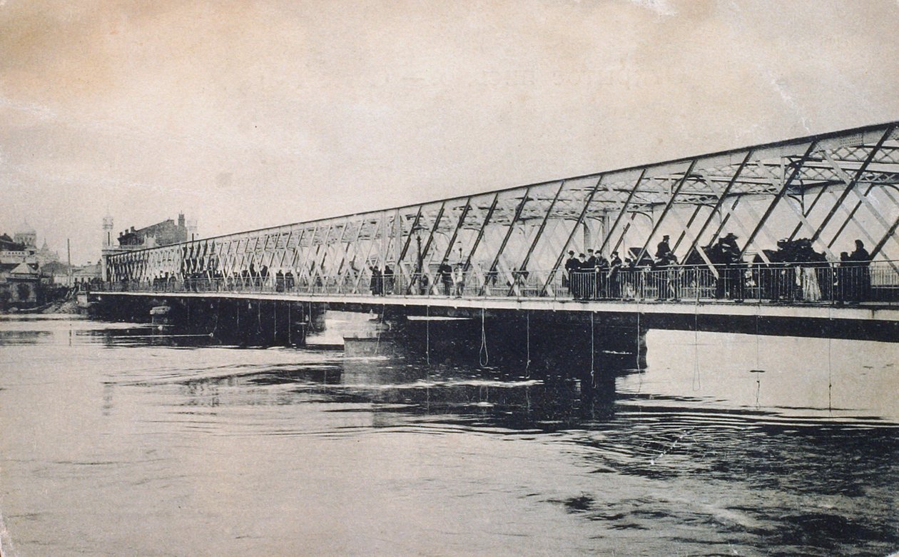 A ponte Borodinsky durante a inundação de abril de 1908, Moscou, Rússia de Unbekannt